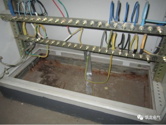 《建筑電氣工程施工質(zhì)量驗(yàn)收規(guī)范》GB50303-2015 配電箱(機(jī)柜)安裝詳細(xì)說(shuō)明！
