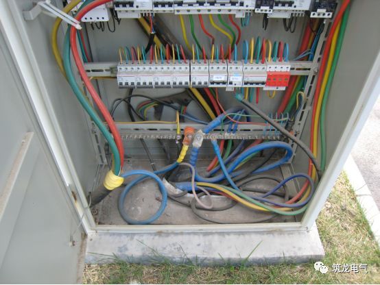 《建筑電氣工程施工質(zhì)量驗(yàn)收規(guī)范》GB50303-2015 配電箱(機(jī)柜)安裝詳細(xì)說(shuō)明！