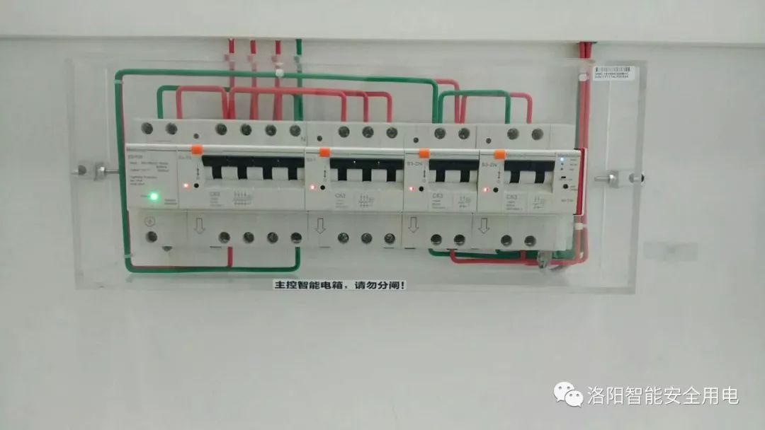 家居裝飾配電箱像這樣布線？難怪店主不給你錢